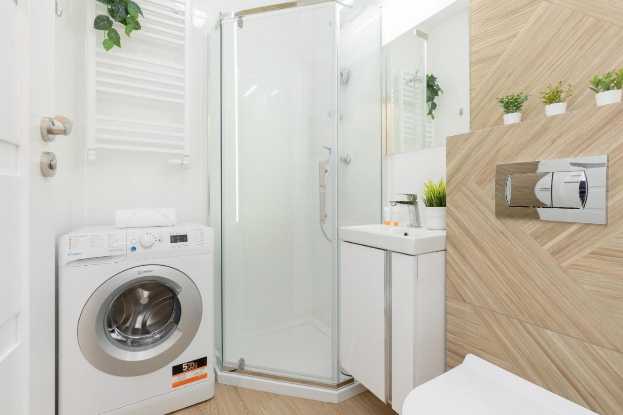 Roomy Apartment Oczapowskiego In Bielany By Noclegi Renters ワルシャワ エクステリア 写真