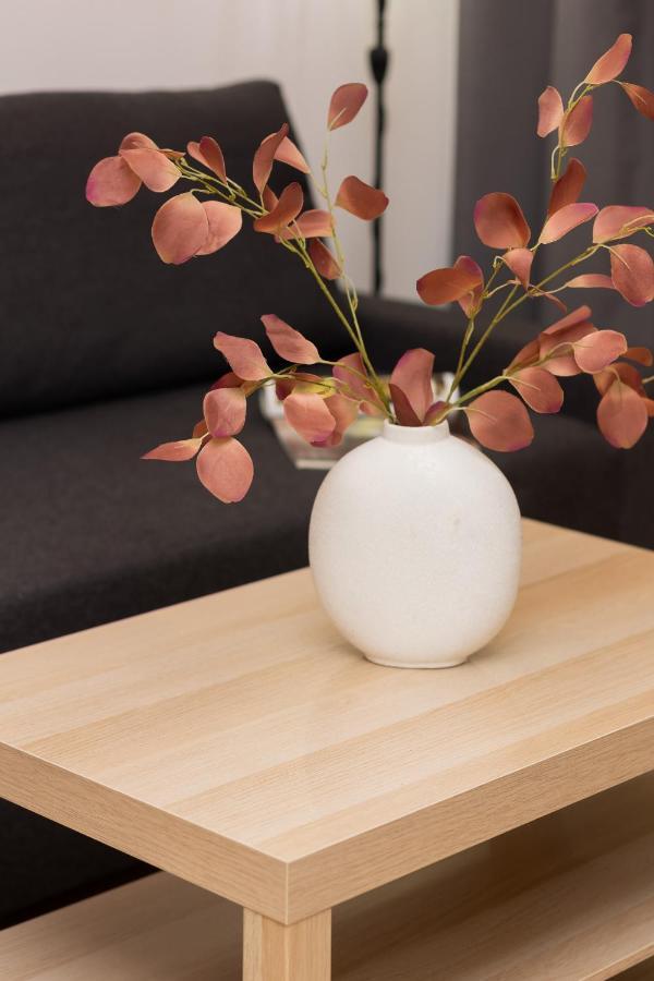 Roomy Apartment Oczapowskiego In Bielany By Noclegi Renters ワルシャワ エクステリア 写真